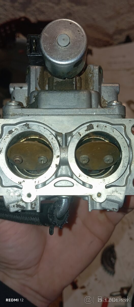 Briggs a Stratton Vanguard V2 - 6