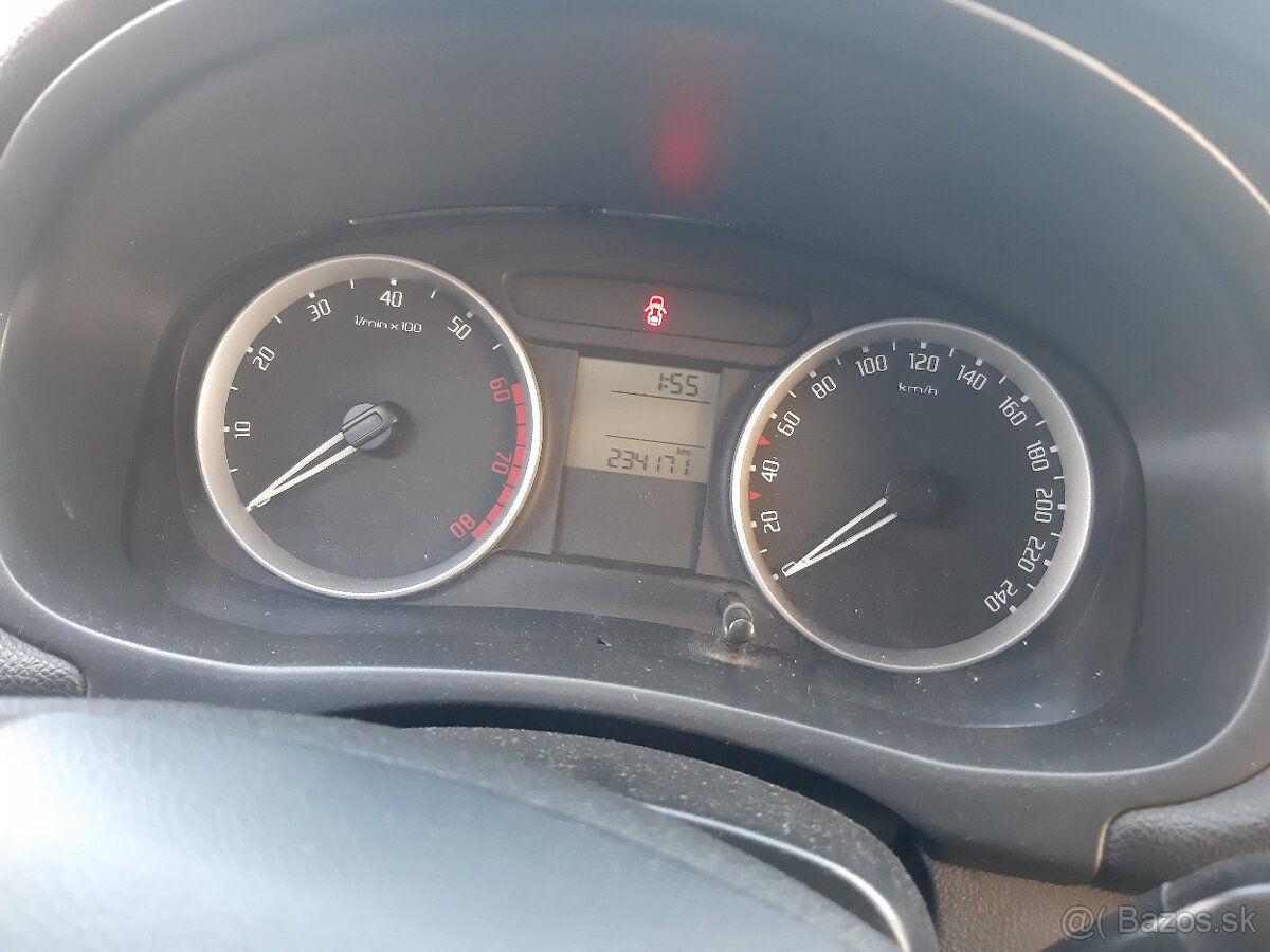 . Škoda Fabia 1,4i 16V - 6