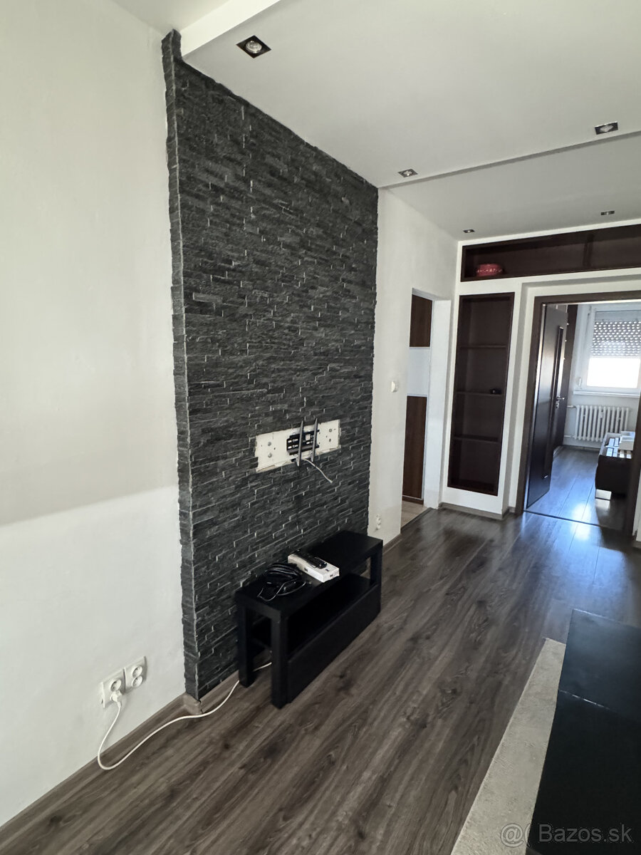 Priestranný 4 izbový byt v tichej lokalite s krásnym výhľado - 6