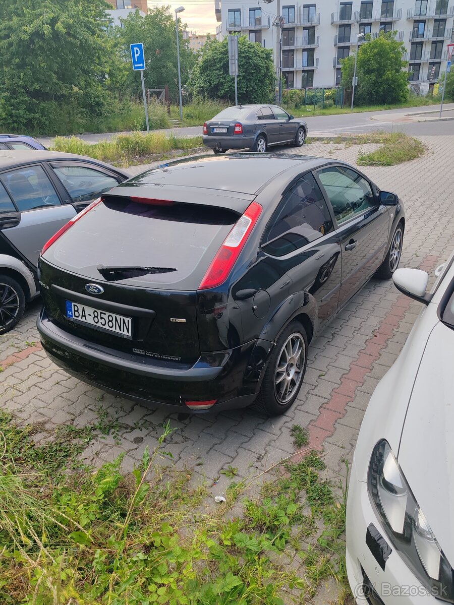 Predám Ford focus - 6