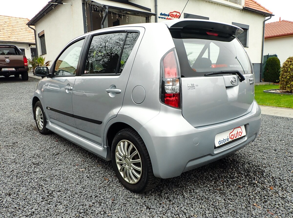 DAIHATSU SIRION 4x4 - 1.3benzin-67 tis km -KLIMA, 5 dverove - 6
