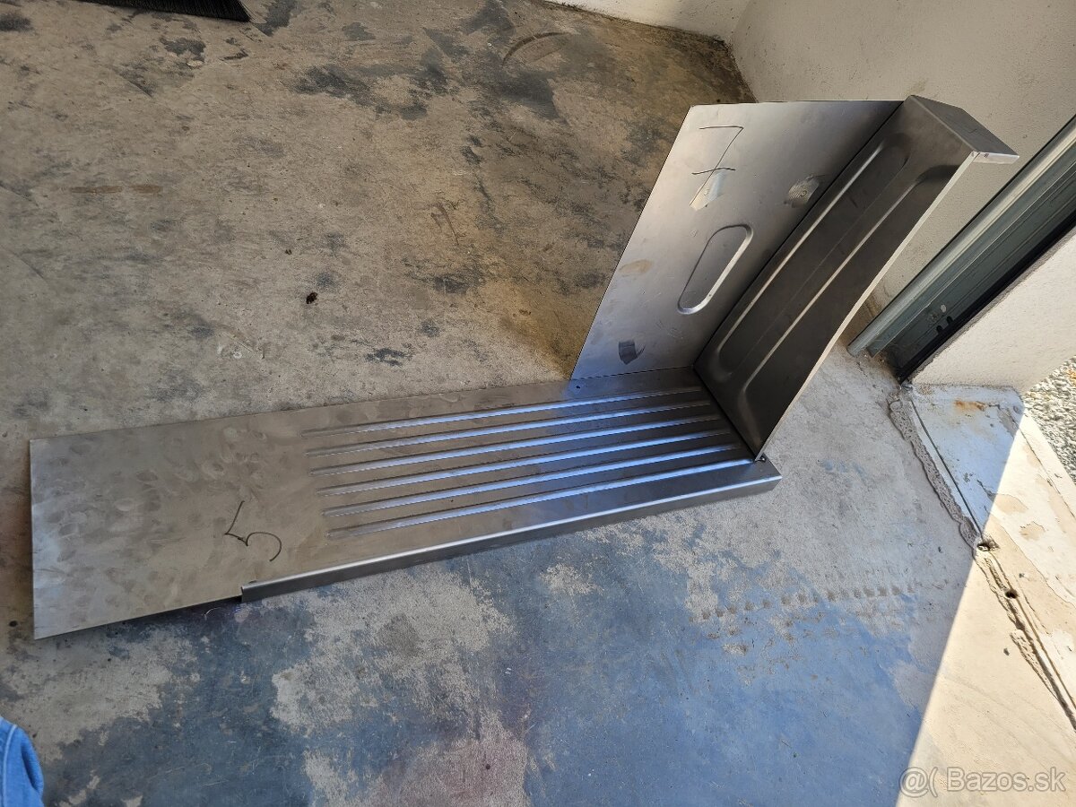 Tatra148 schod pravý - 6