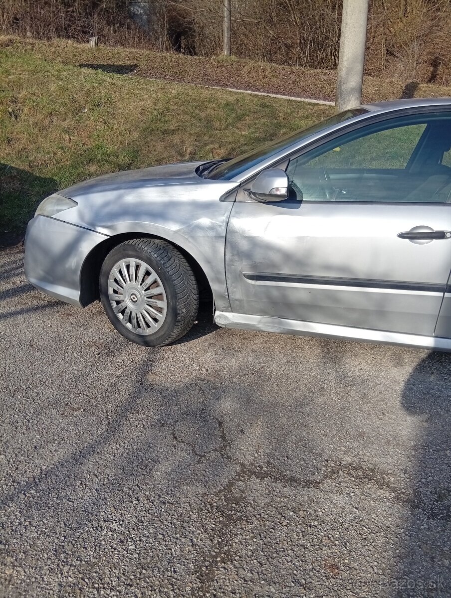 Renault laguna rok 2010 - 6