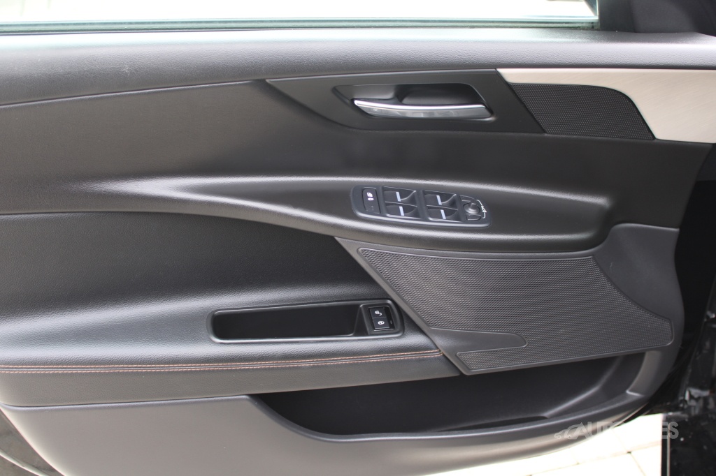 Jaguar XE 2,0 D 120 kW, odpočet DPH - 6