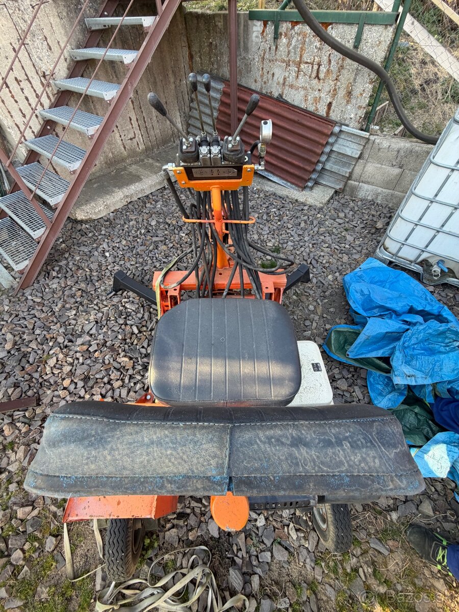 Kráčajuci báger - 6