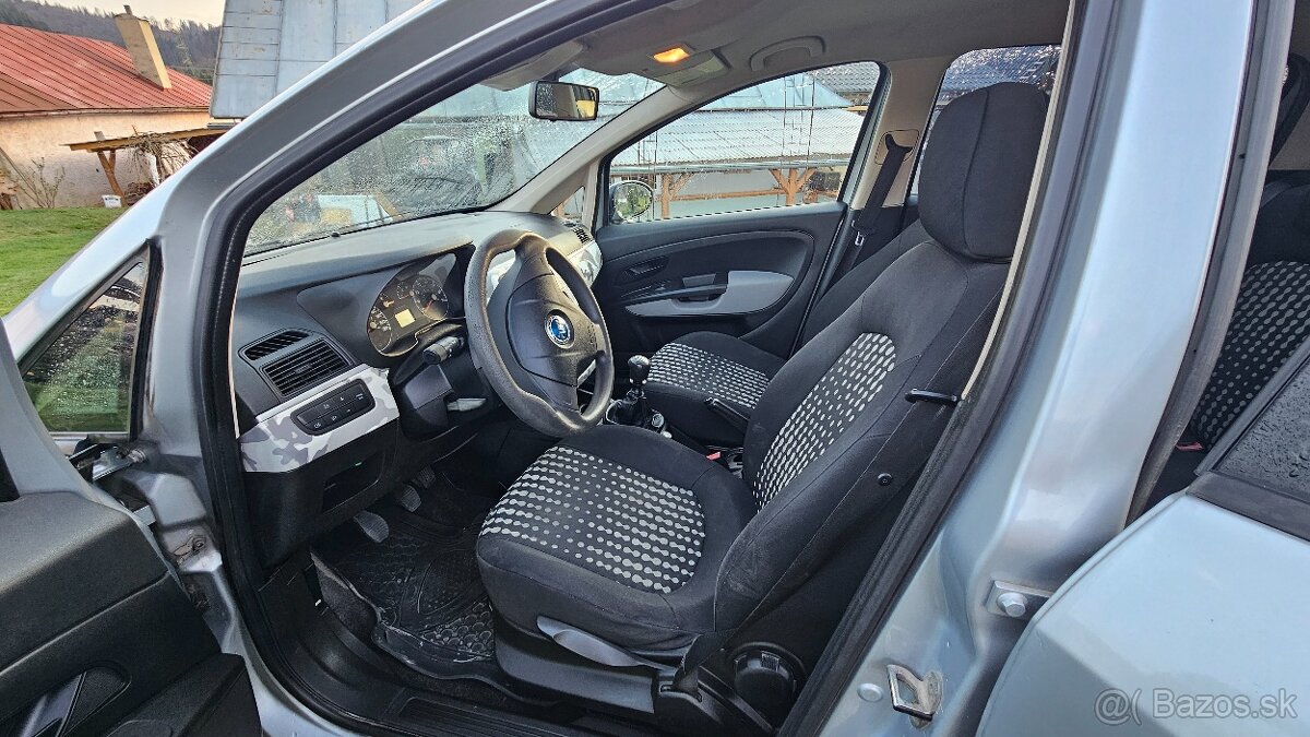 Fiat Punto Grande 1.4 Van - 6