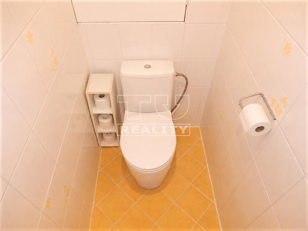 Predaj svetlého 3-izbového bytu s lodžiou v pokojnej... – foto 6