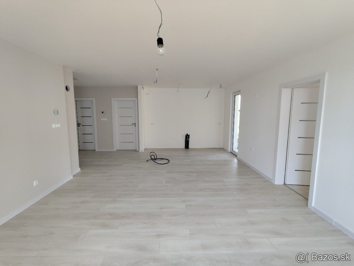 NA PREDAJ 5-izbová NOVOSTAVBA V MALOM KIARI - 6