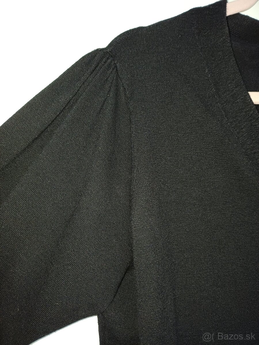 Dámsky tmavý kratší sveter - 6