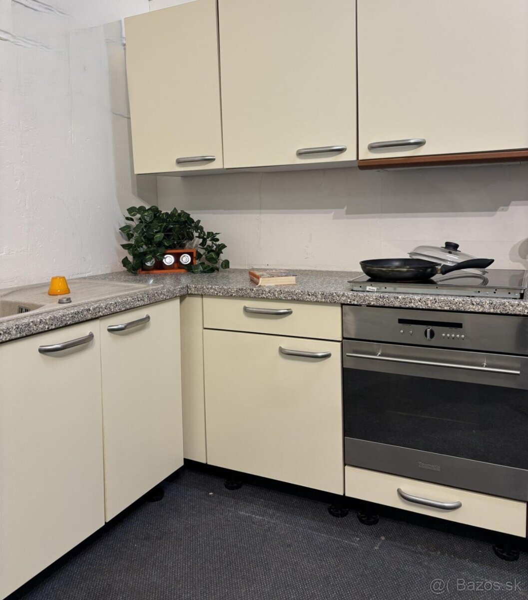 Nadčasová kuchyňa LEONA - 6