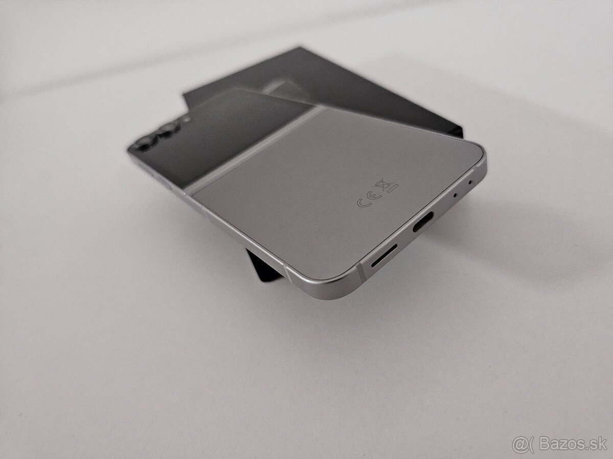 Samsung Galaxy Z Flip 6 - 6