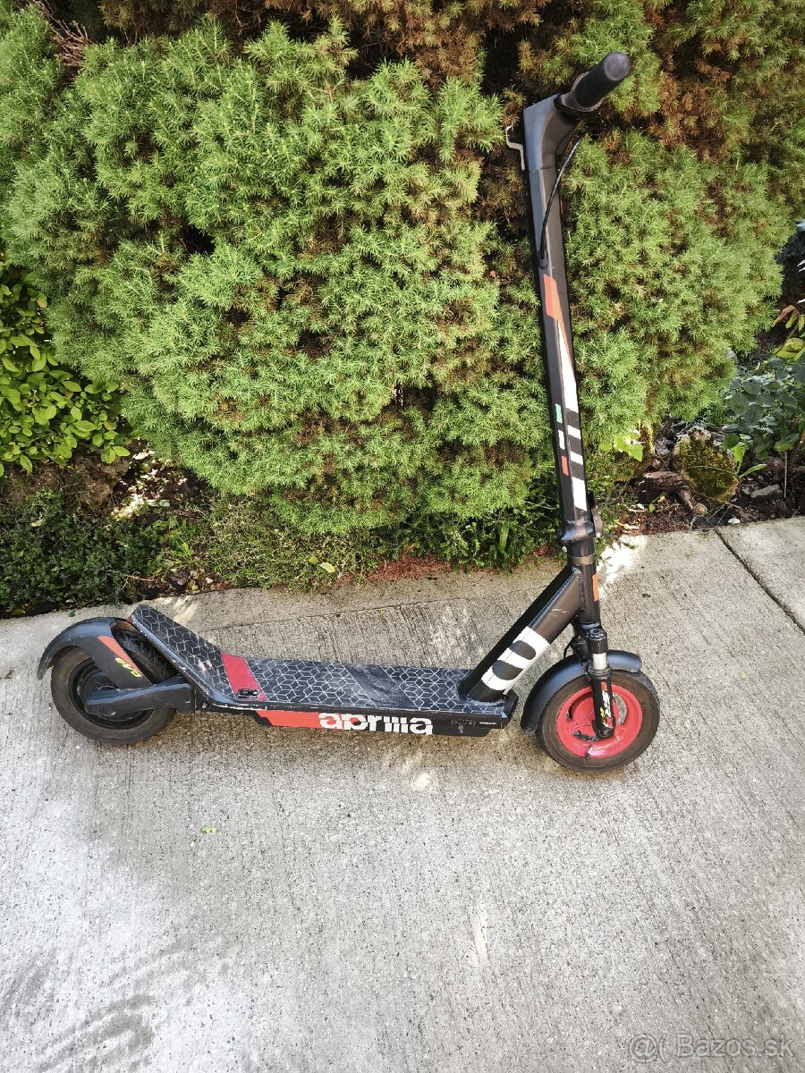 ELEKTRICKÁ KOLOBEŽKA APRILIA - 6