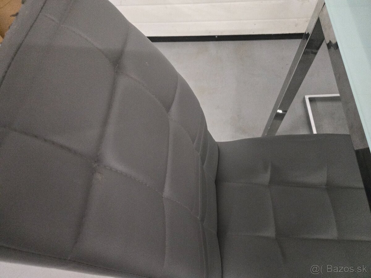 Moderná kuchynská sedacia súprava stôl + 4 stoličky - 6