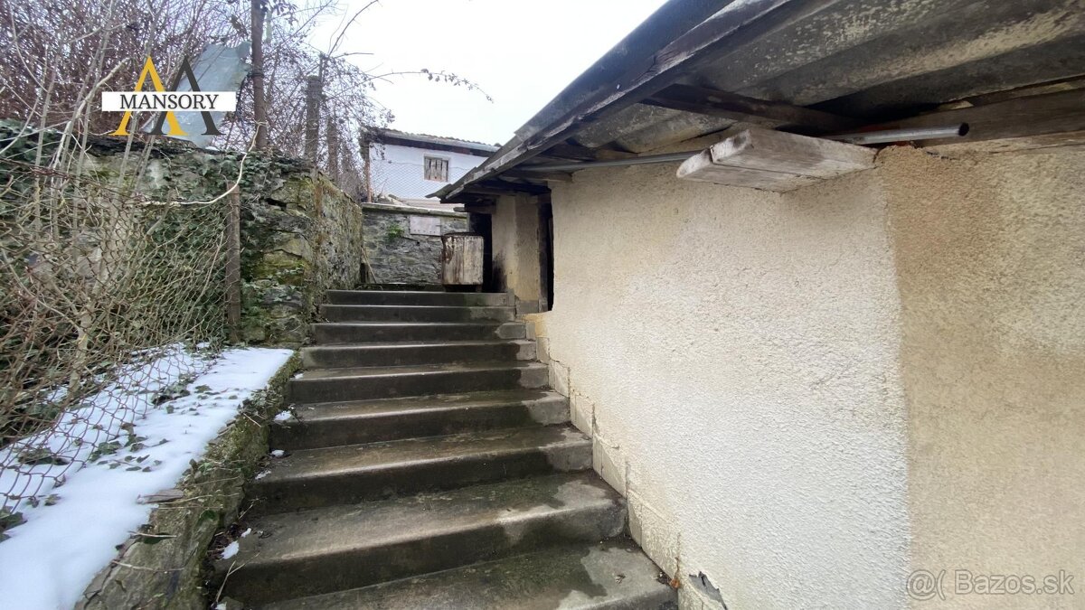 Na predaj rodinný dom v Somosköújfalu na pozemku 1 848 m2 za - 6