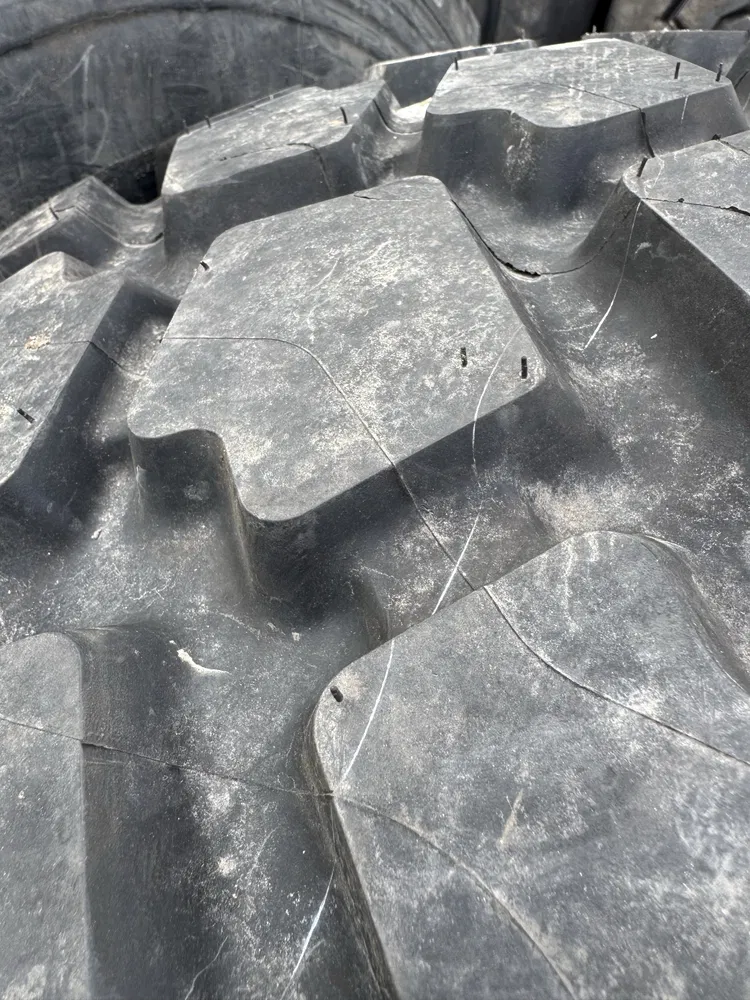 Gumy continental 335/80 R 20 - 6