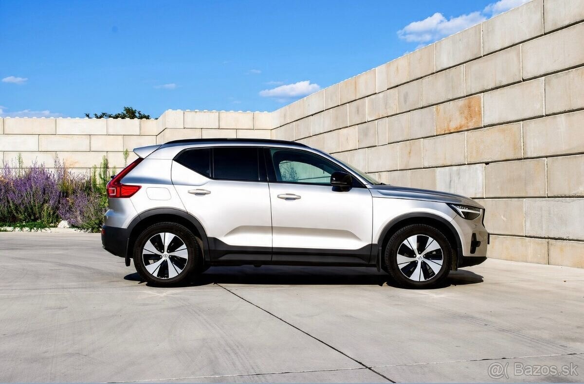 Volvo XC40 2.0 B3 mHEV Plus Dark, FINANCOVANIE - 6