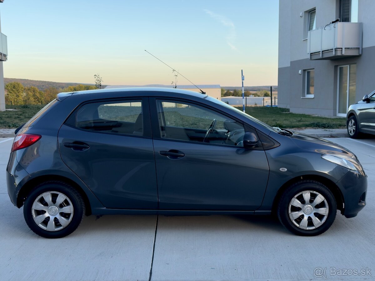 Mazda 2 1,3 benzín 79 000km / NOVÁ STK a EK - 6