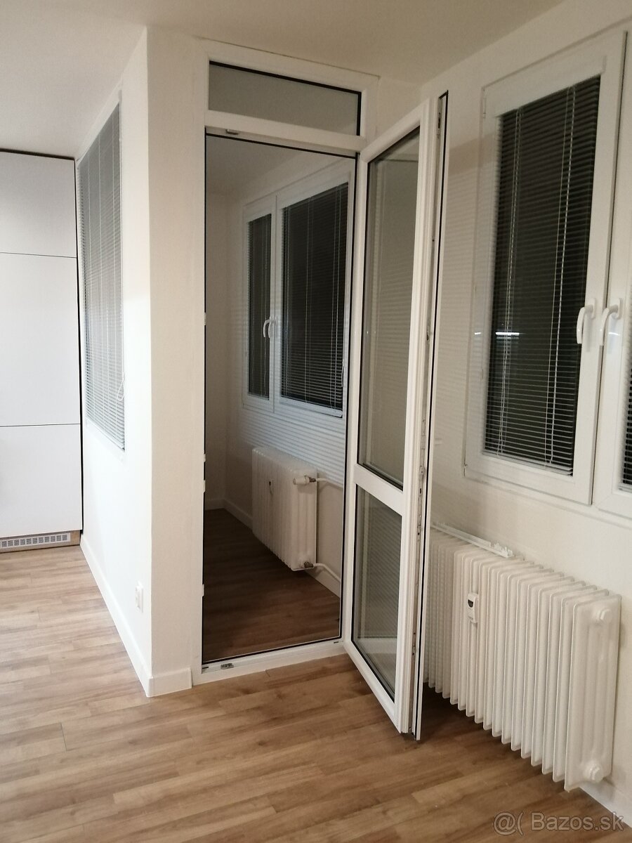 ZNIŽENA CENA  2IZB CENTRUM  JAKOBYHO PRI  ALBELLI - 6