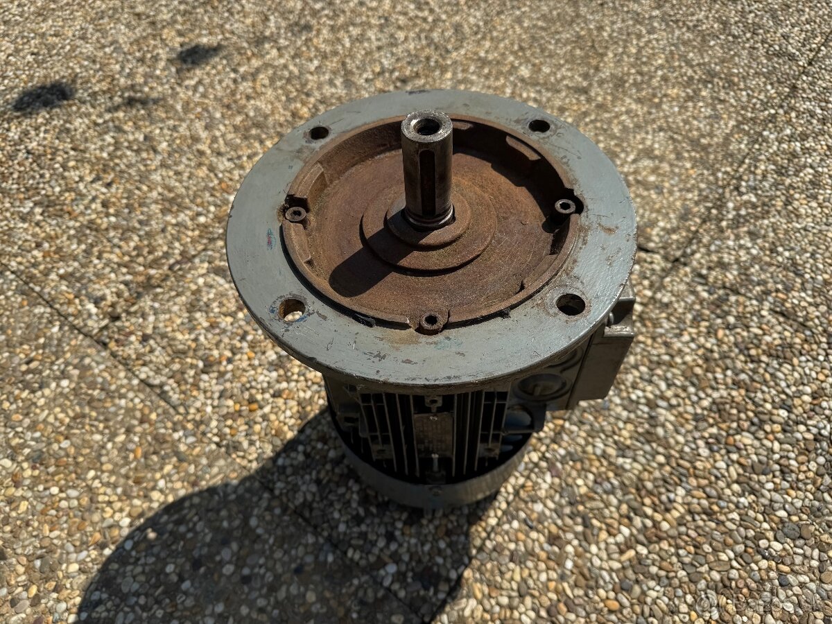 Trojfázový elektromotor - 6