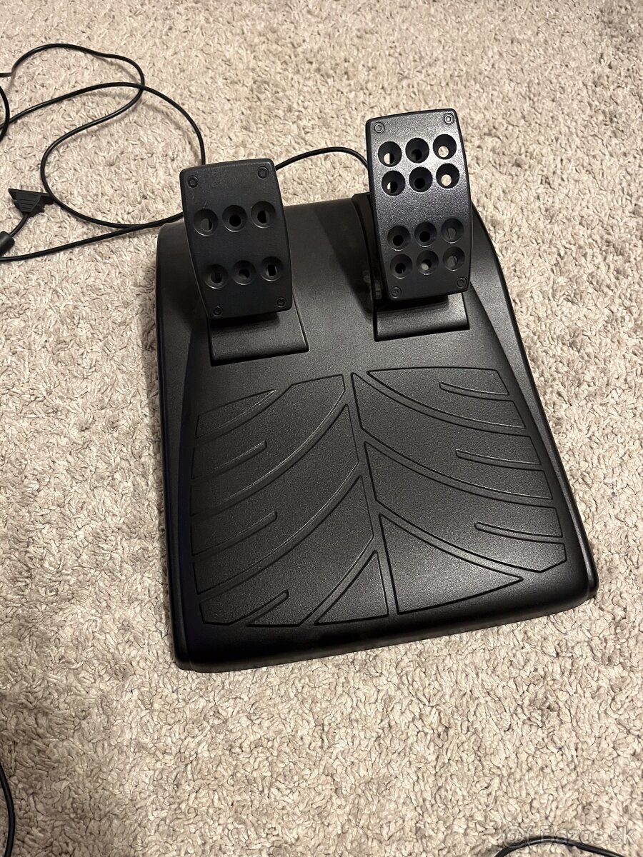 Volant k videohrám od Logitech Driving Force Pro - 6