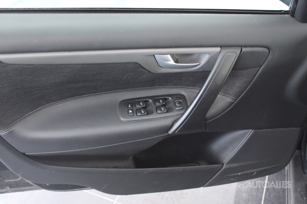 Volvo V70 2,5 T + LPG 154 kW AWD - 6