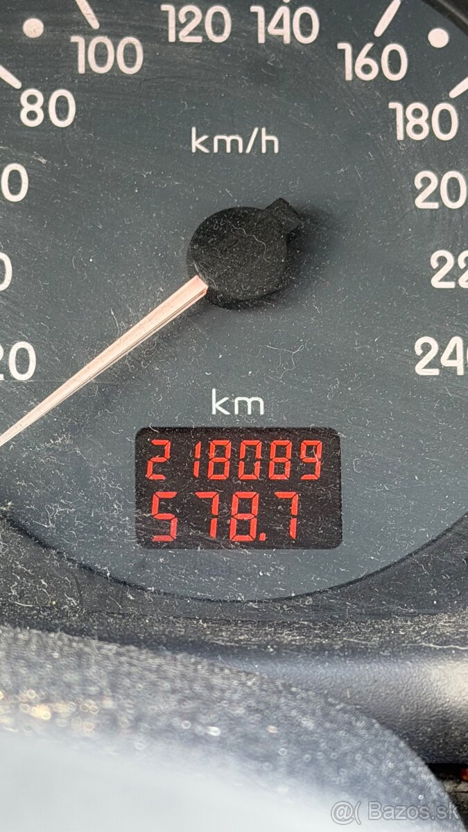 RENAULT THALIA 1.4 - 6