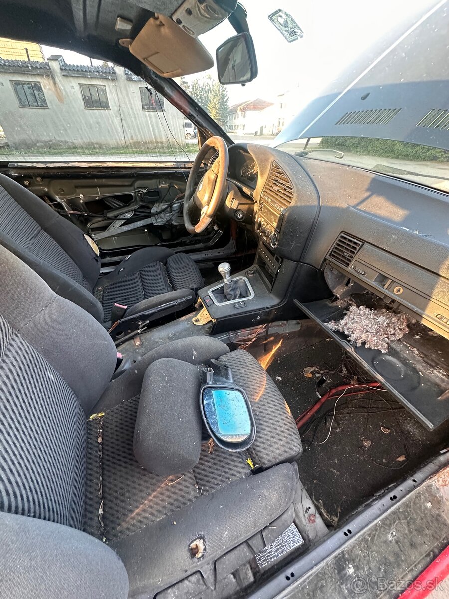 BMW E36 Coupe M50B25 bez TP a SPZ - 6