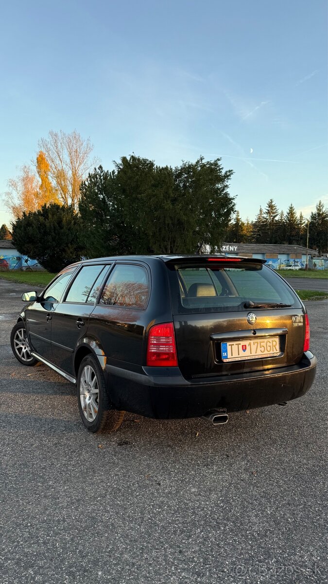 Škoda Octavia RS 1.8 Turbo - 6