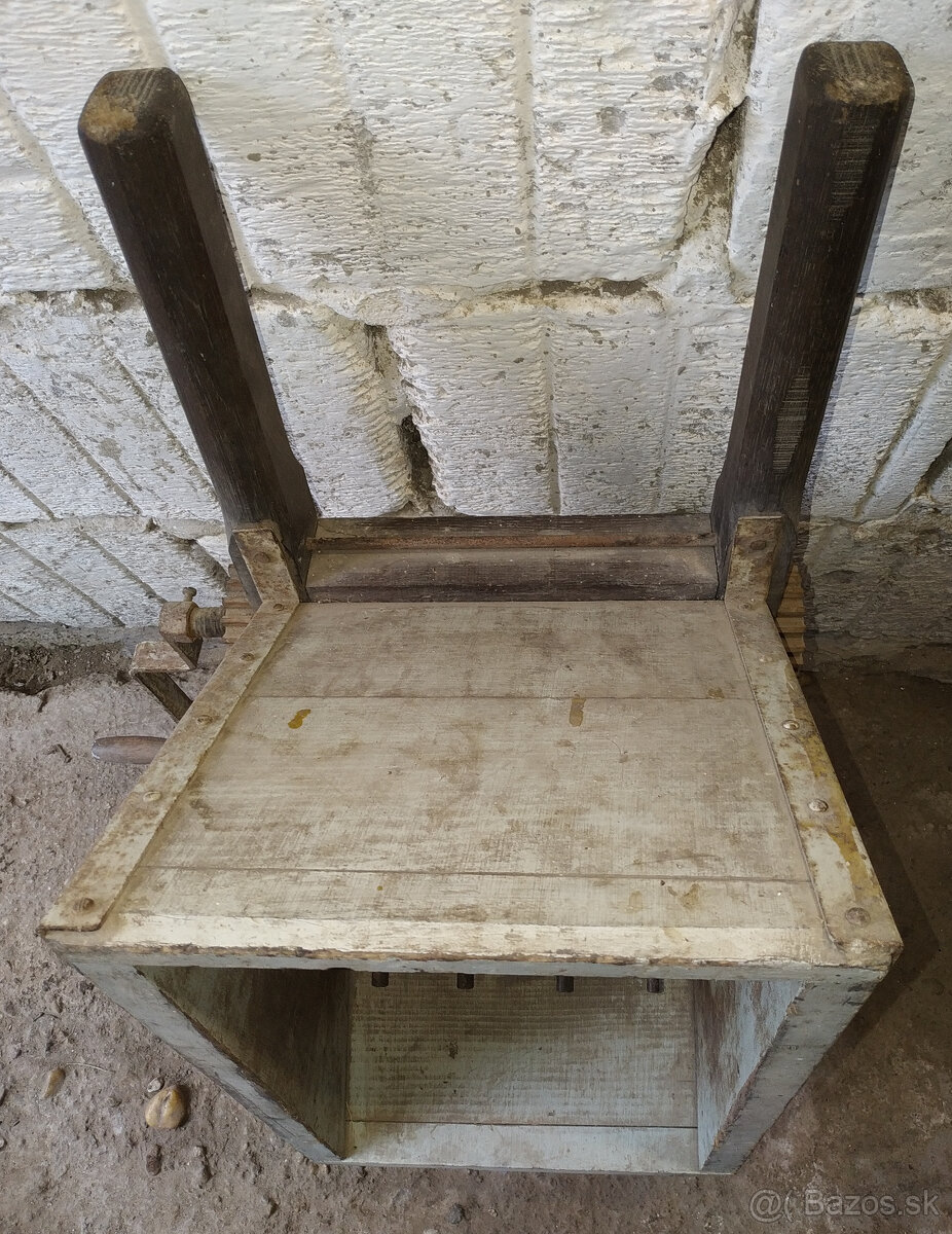 Starý ručný DRVIČ hrozna - Mlynček na hrozno - 6