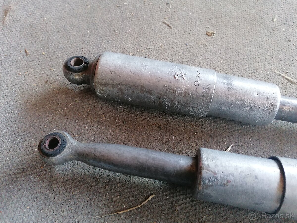 Zadné tlmiče na Stadion S22 - 6