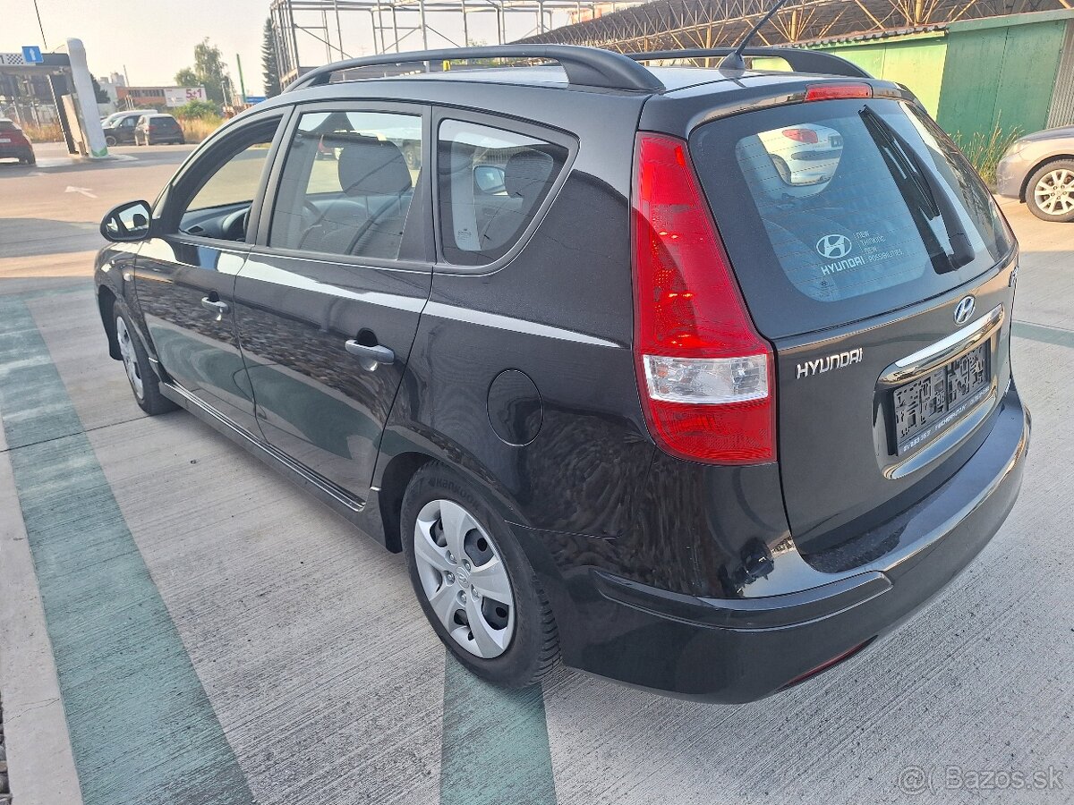 HYUNDAI I30 1,6 CRDI ROK 2012 - 6