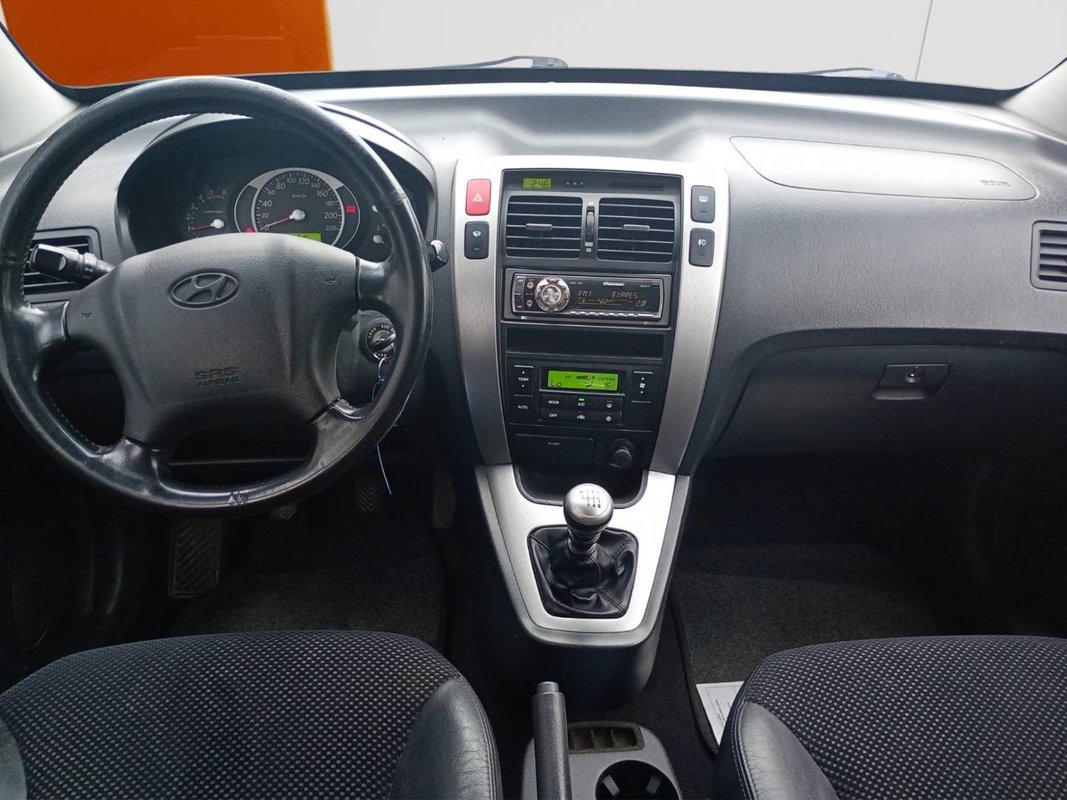 Hyundai Tucson 2.0 CRDi VGT Active - 6