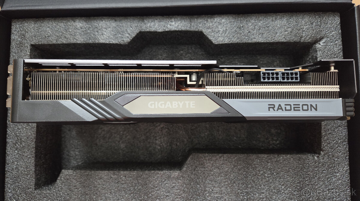 GIGABYTE Radeon RX 7800 XT GAMING OC 16G - 6