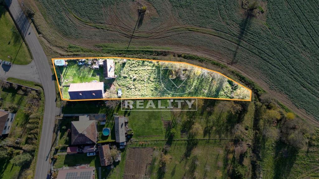 Pozemok s rodinným domom a hospodárskou budovou, 1648 m2... - 6