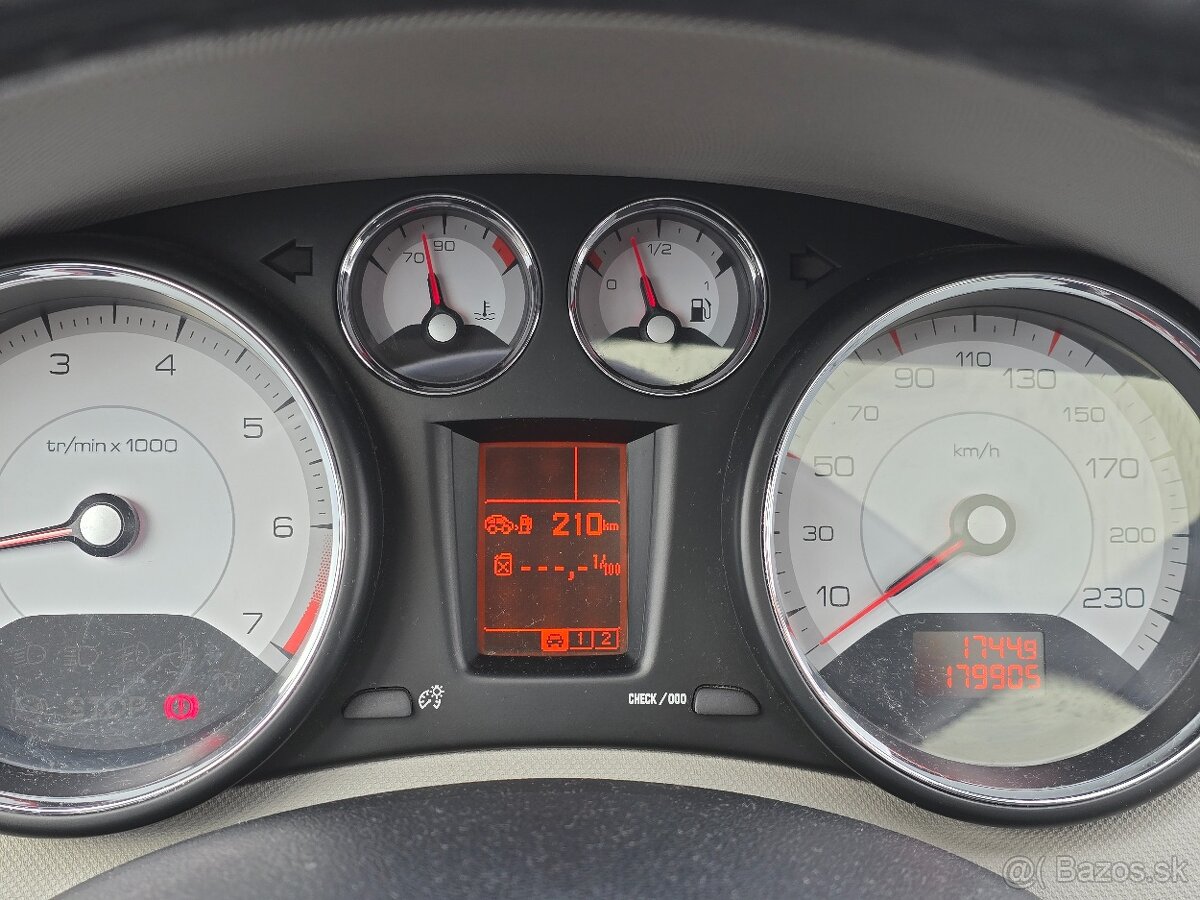 Peugeot 308 1.6 benzín 110KW - 6