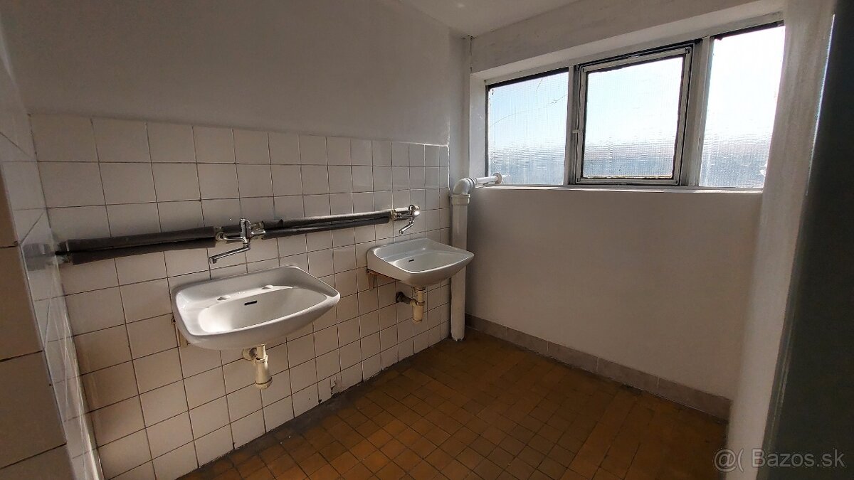Jazero - 850 m2 - 6