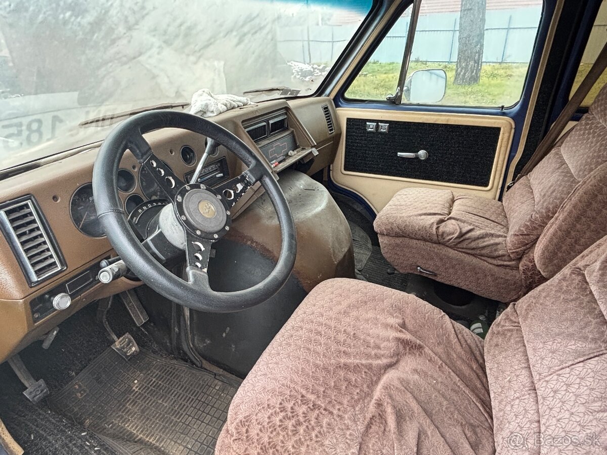 Chevy Van G20 - 6