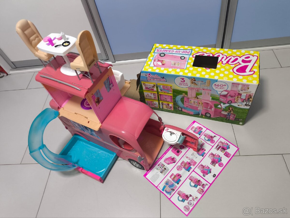 Predám rozkladací Barbie Karavan s bazénom - 6