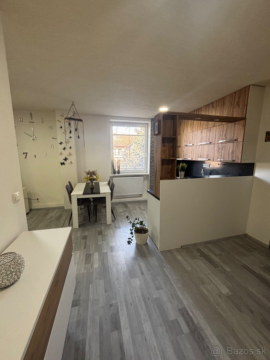 Prenájom 2 izboveho bytu - 6
