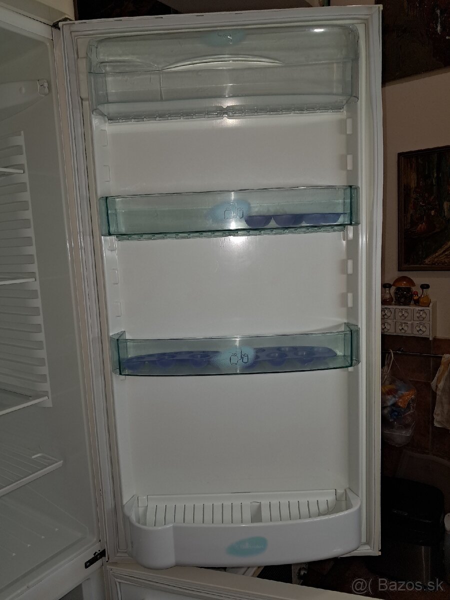 Chladnička s mrazničkou - 6