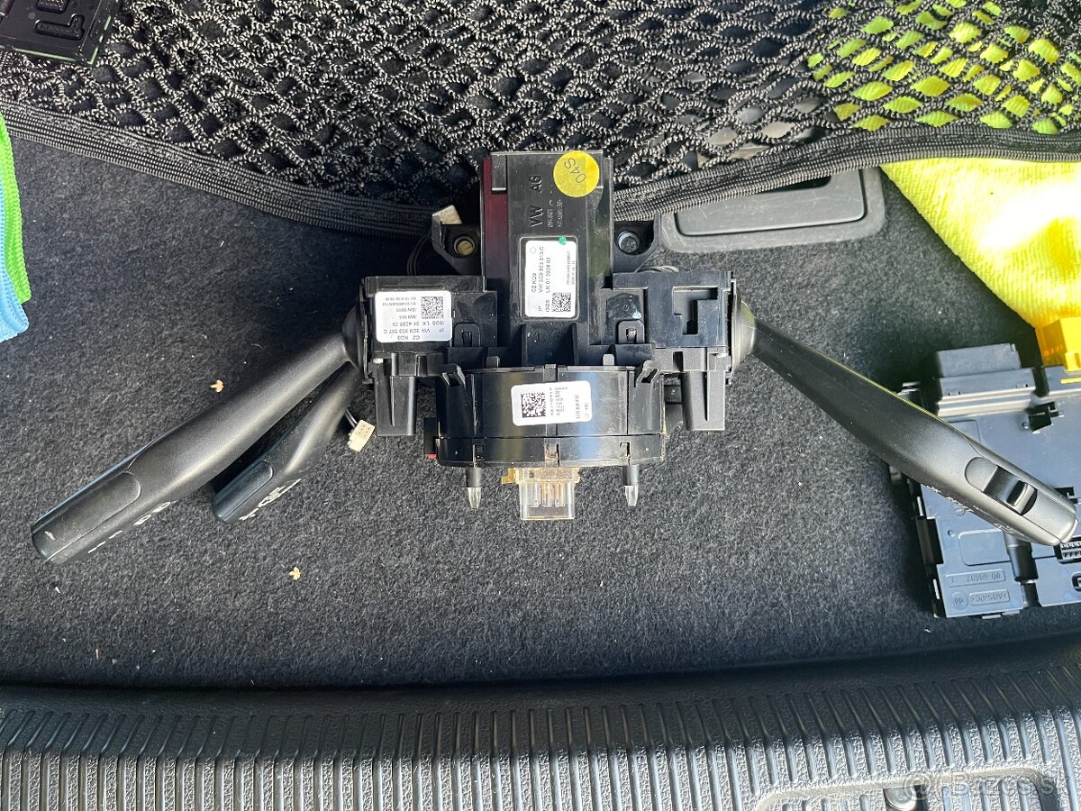 Podvolantova RJ a packy Passat B6 - 6