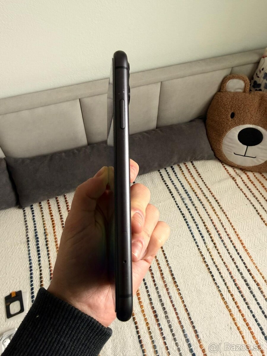 Apple iPhone 11, 64 GB black - 6