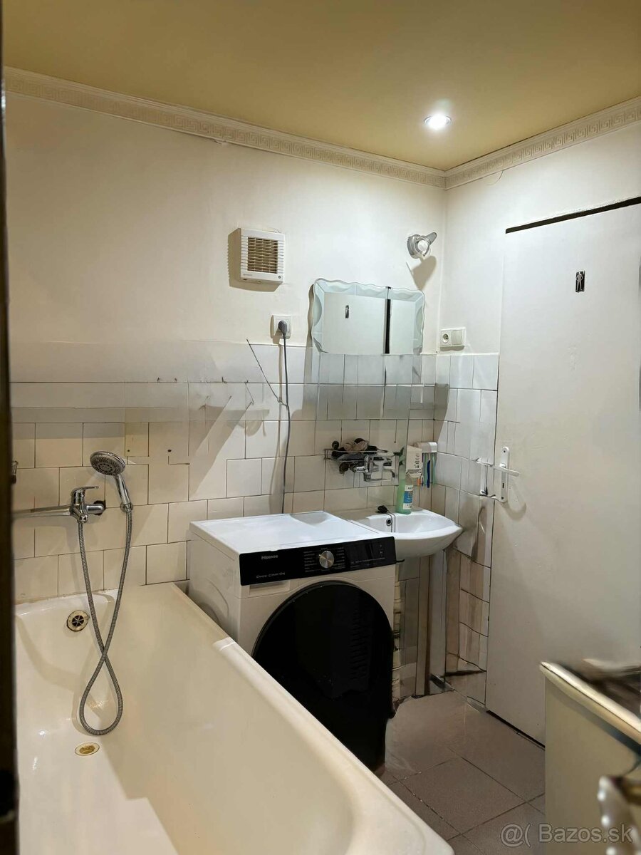 Predám 2 izbový tehlový byt - 6