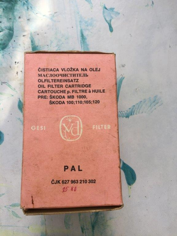 predám puklicu a olejový filter na škoda 100 - 6