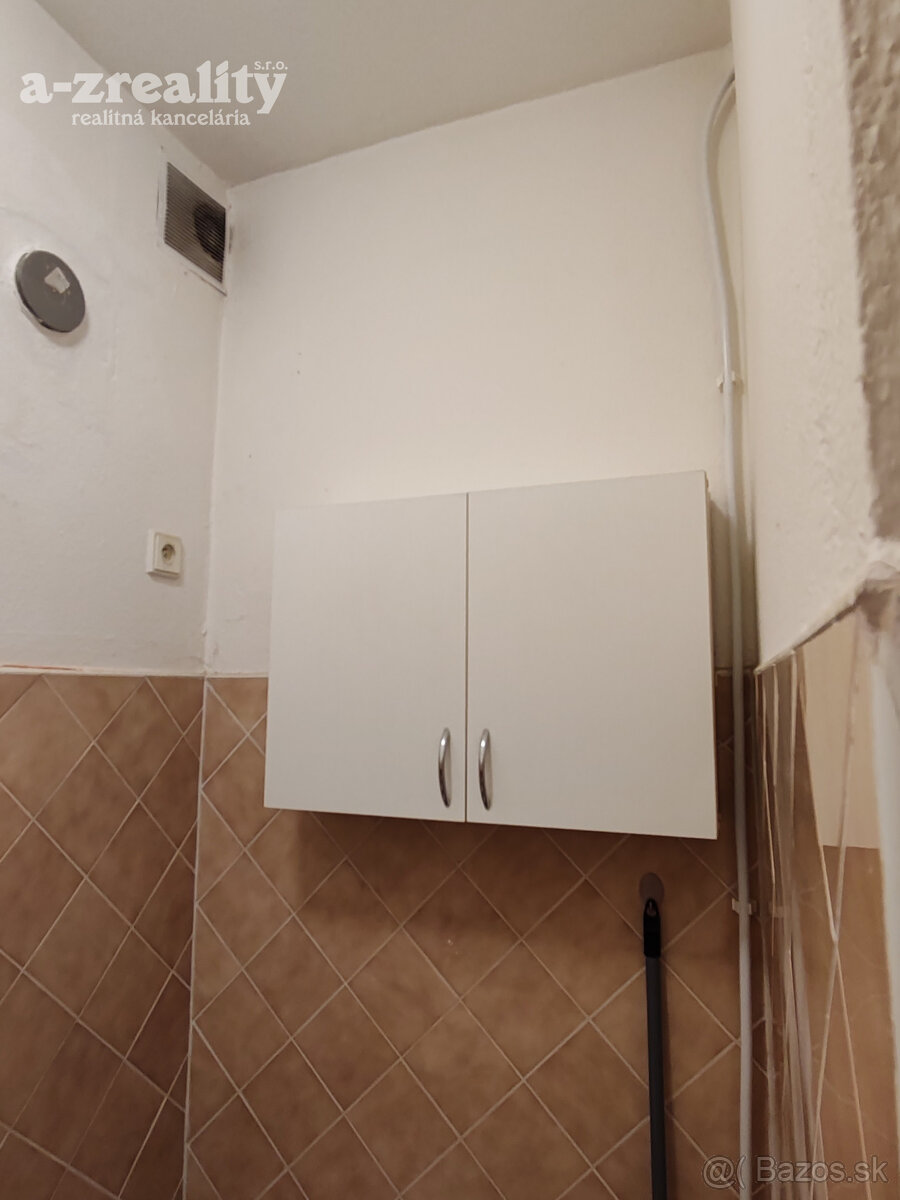 Komerčný priestor na prenájom v centre Komárna - 6