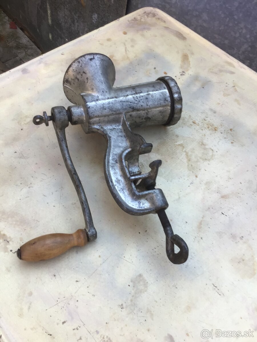 MLYNčEK NA MASO č.10 - 6