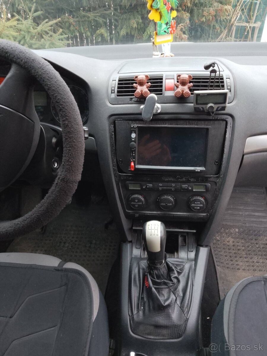 Škoda Octavia2 combi - 6