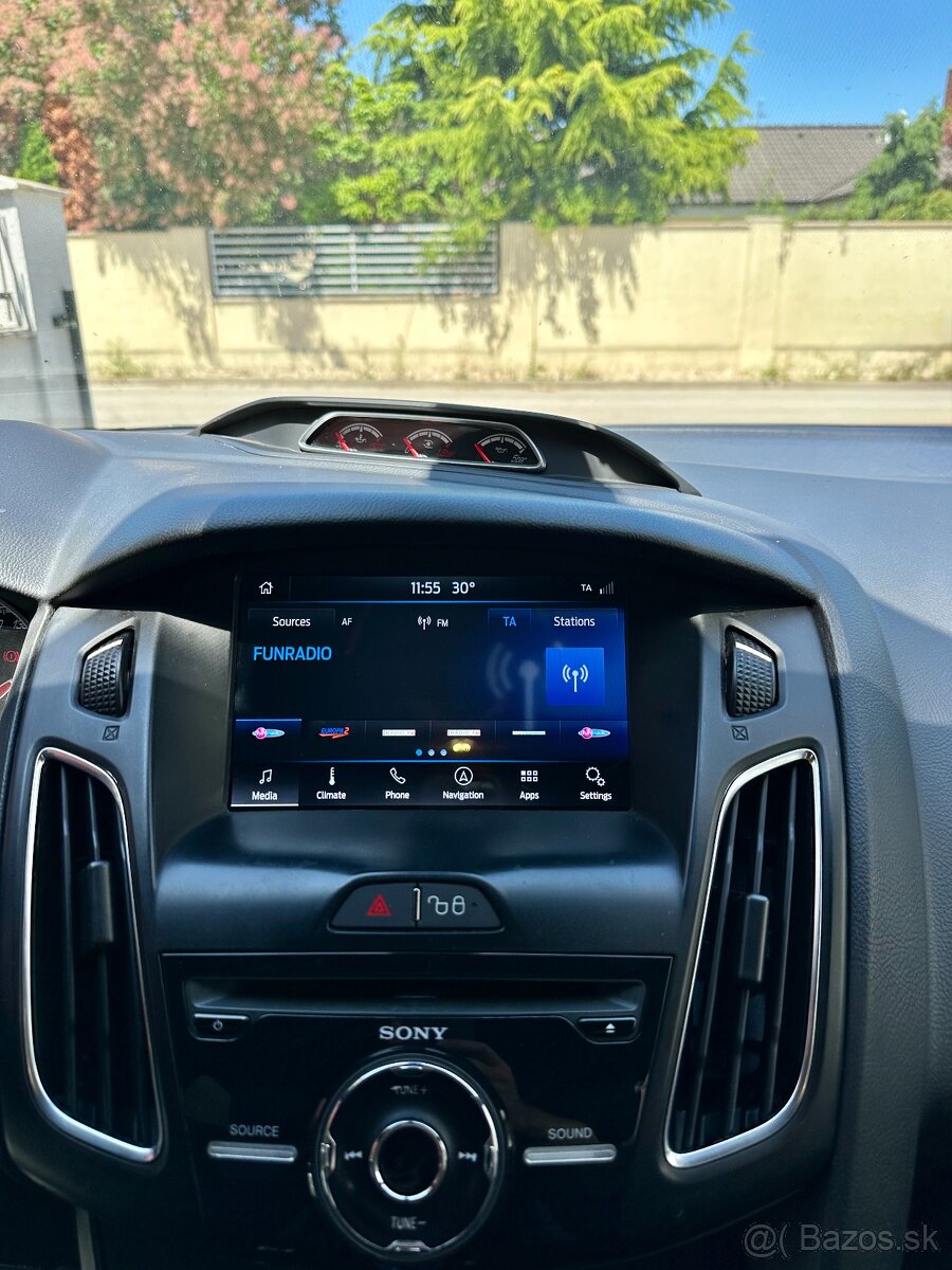 Ford Focus Combi ST • 155 000 km • 1. majitel • TOP STAV - 6