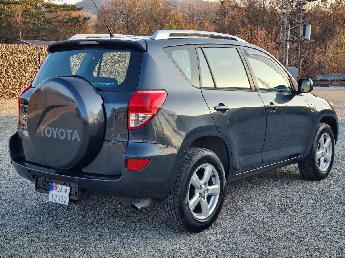 TOYOTA RAV 4 2,2D4D 4x4 - 6