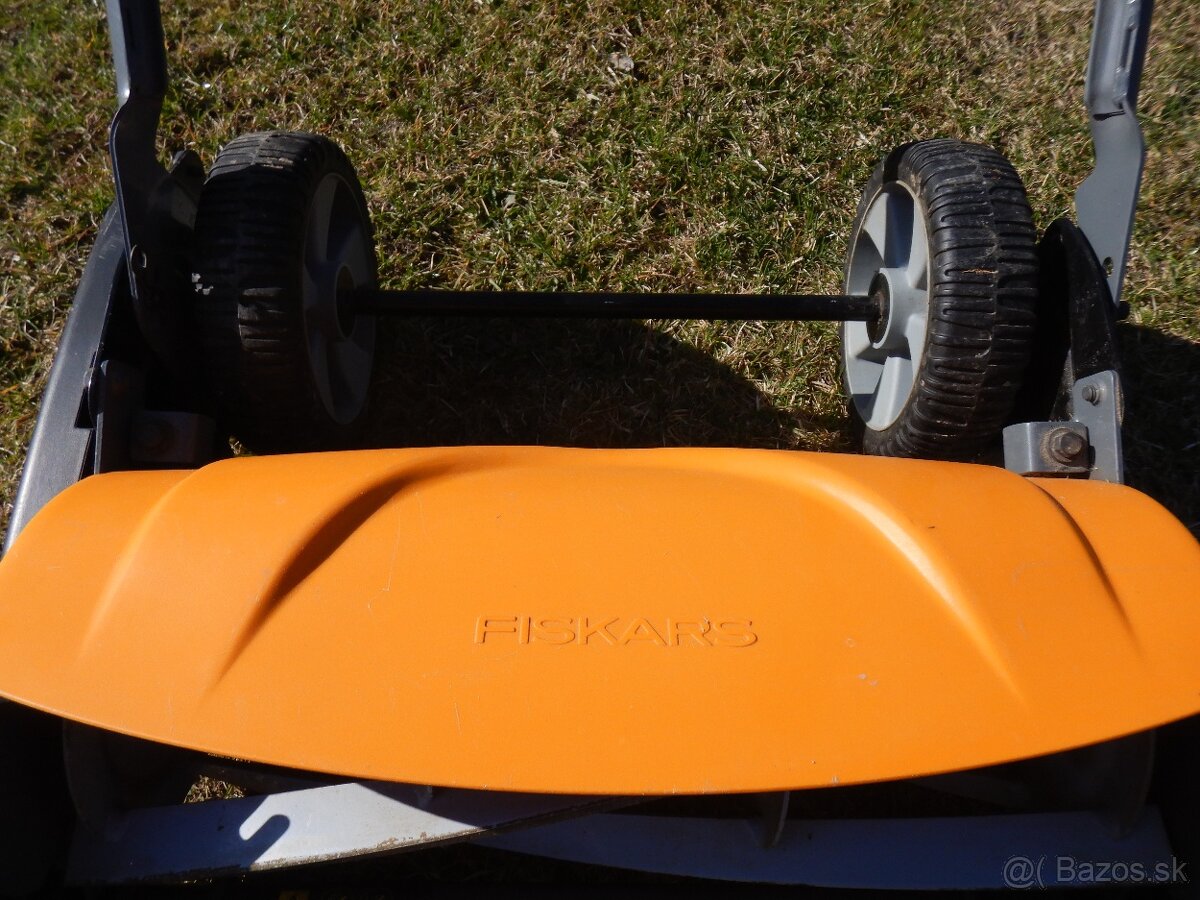 vretenová kosačka FISKARS StaySharp Max - 6